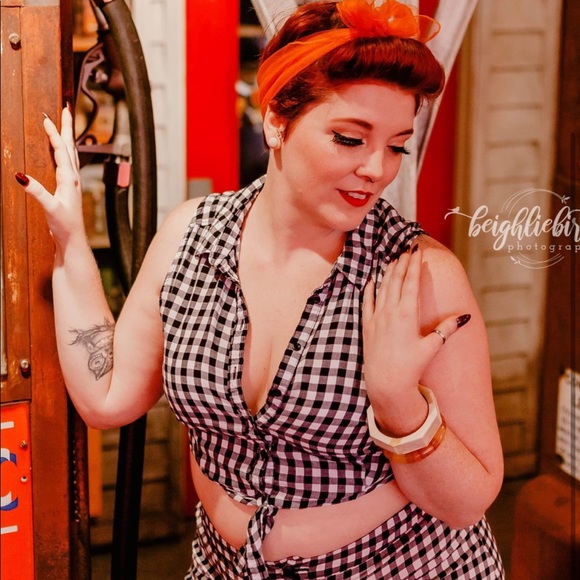 Meet your Posher, Liz - Picture 3 of 8